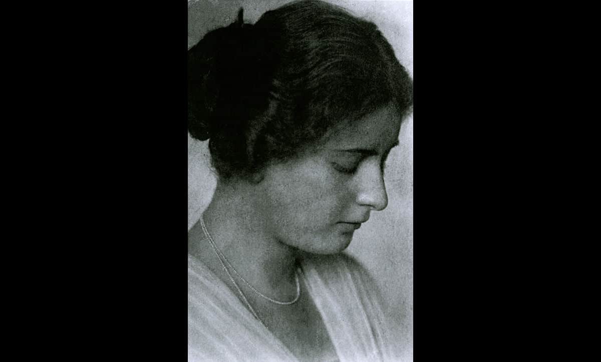 A pre-war portrait of Gerta Pollak, neé Elischak.