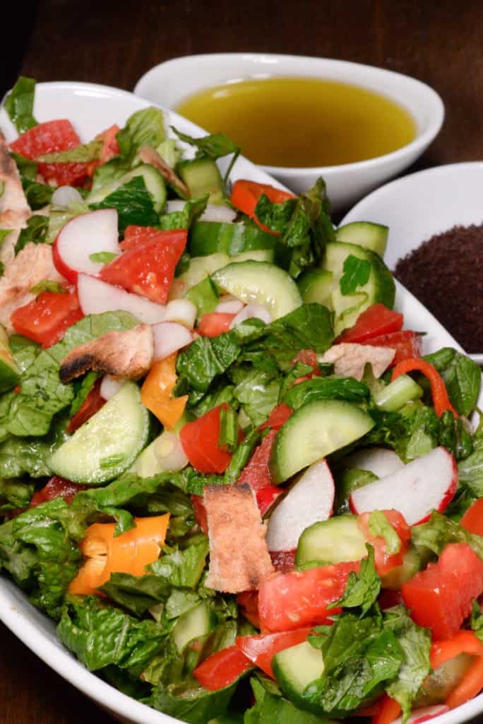 Jordanian fattoush